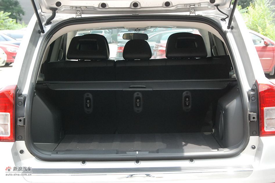 2011款Jeep指南者豪华导航版