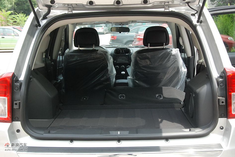 2011款Jeep指南者豪华导航版