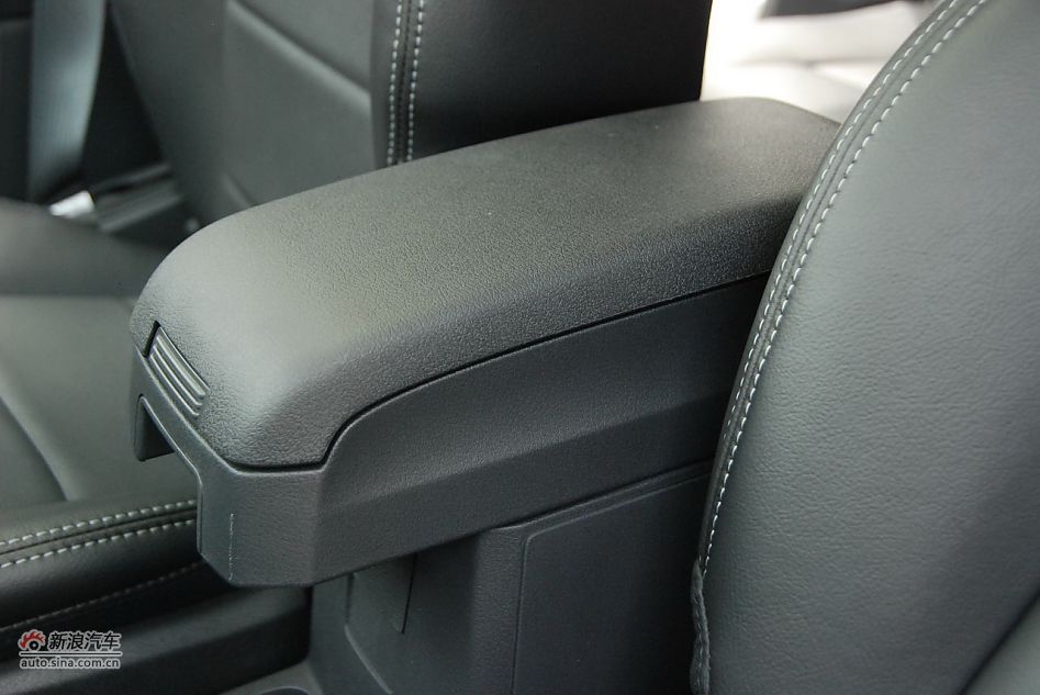 2011款Jeep指南者豪华导航版