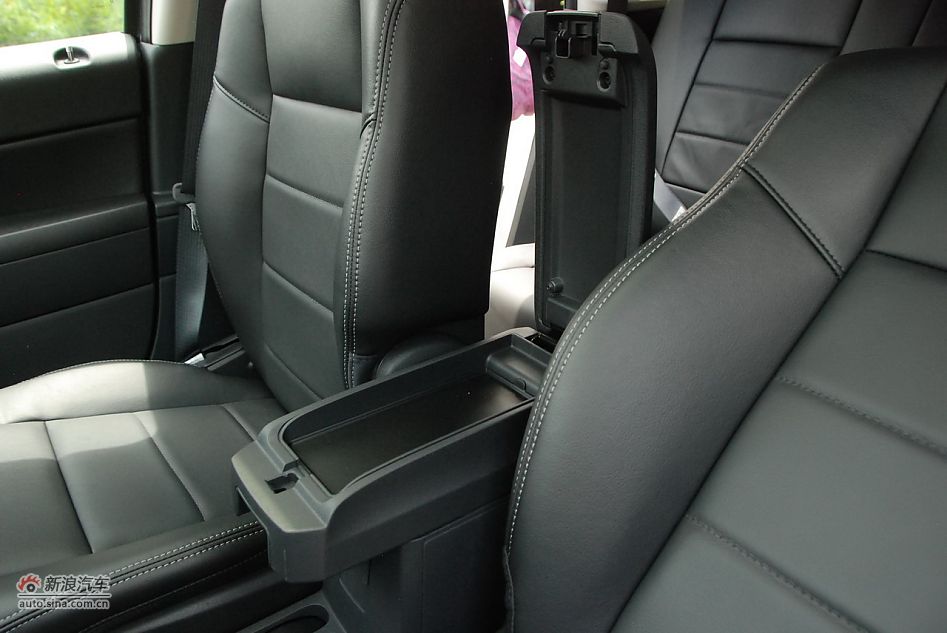 2011款Jeep指南者豪华导航版