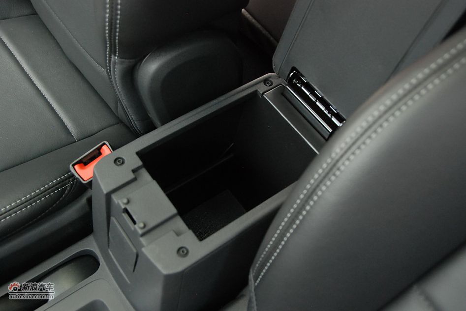 2011款Jeep指南者豪华导航版