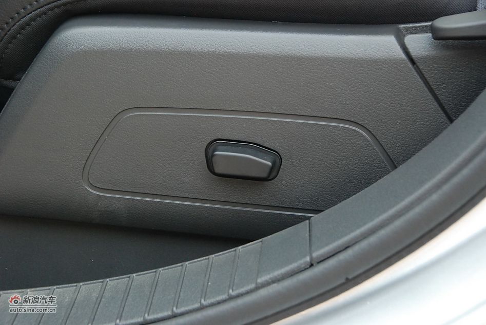 2011款Jeep指南者豪华导航版