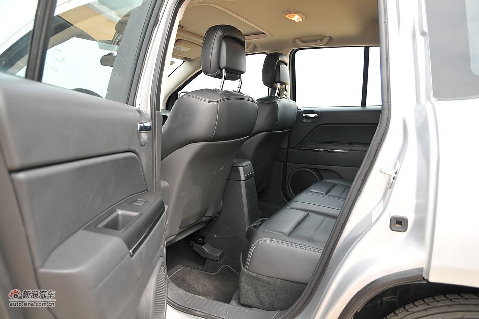 2011款Jeep指南者