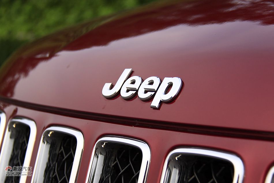 Jeep指南者2.4L CVT豪华版