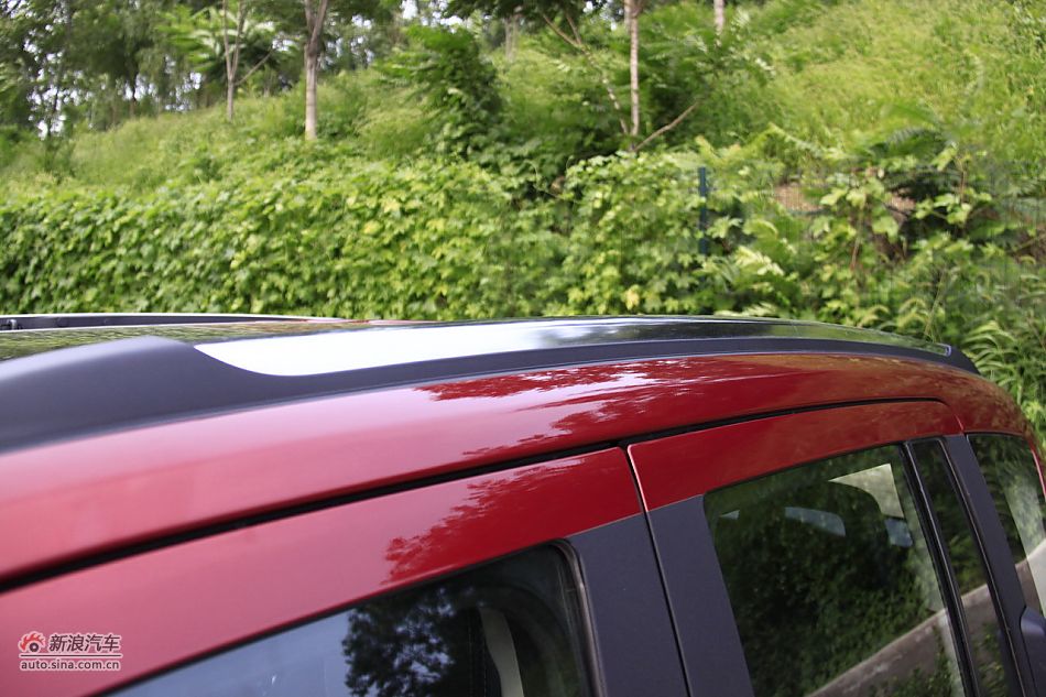 Jeep指南者2.4L CVT豪华版