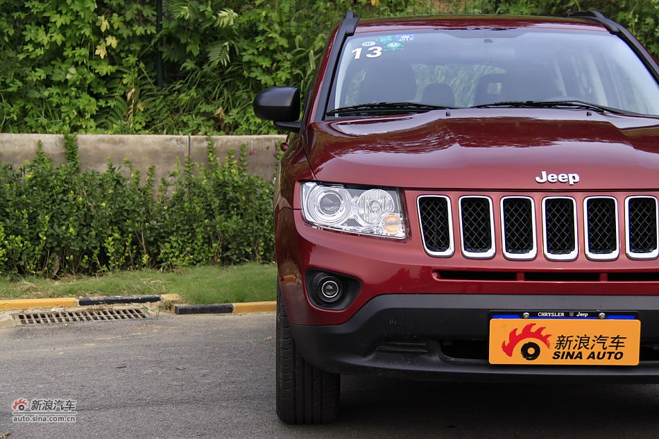 Jeep指南者2.4L CVT豪华版