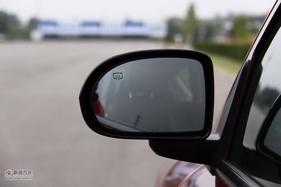 Jeep指南者2.4L CVT豪华版