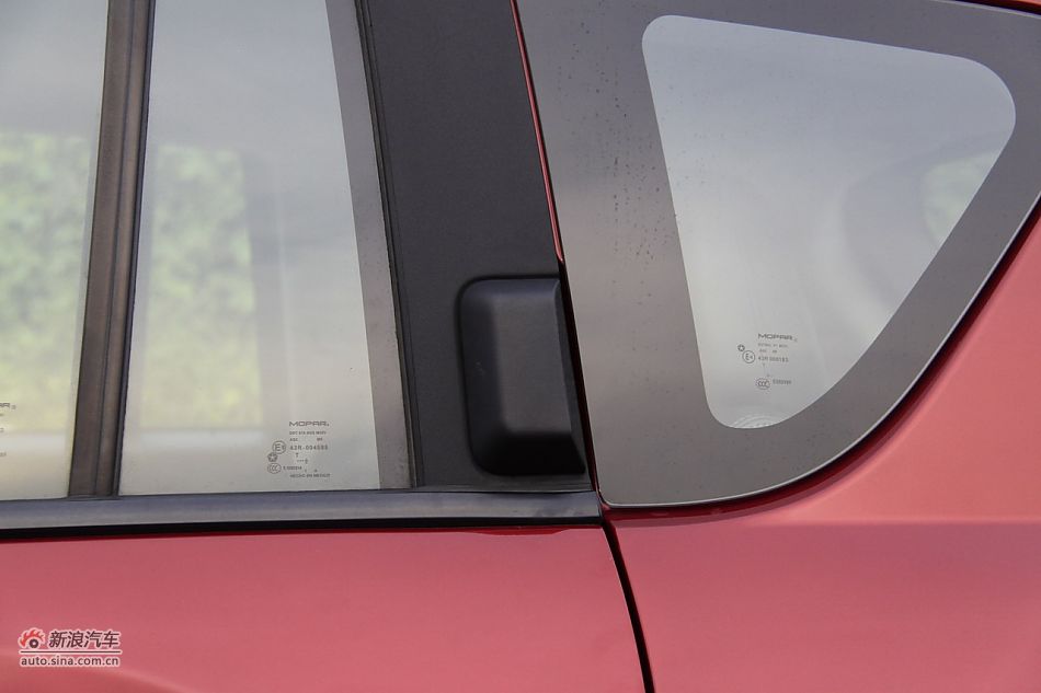 Jeep指南者2.4L CVT豪华版