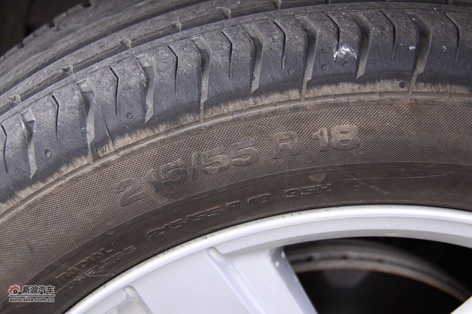 Jeep指南者2.4L CVT豪华版