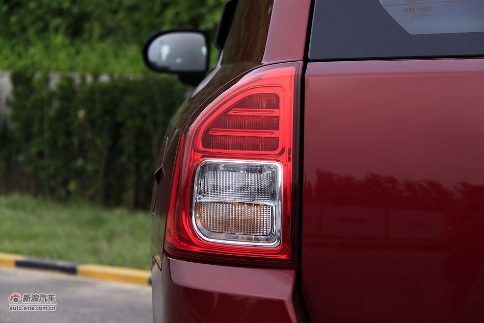 Jeep指南者2.4L CVT豪华版