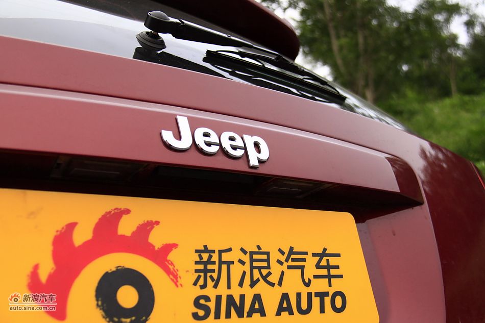 Jeep指南者2.4L CVT豪华版