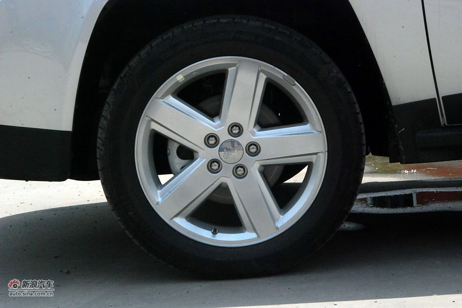 2011款Jeep指南者豪华导航版