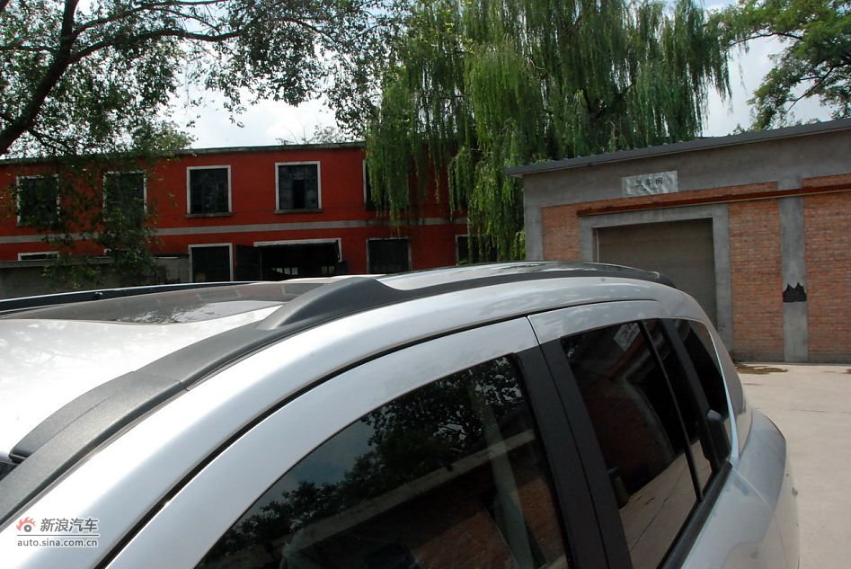 2011款Jeep指南者豪华导航版