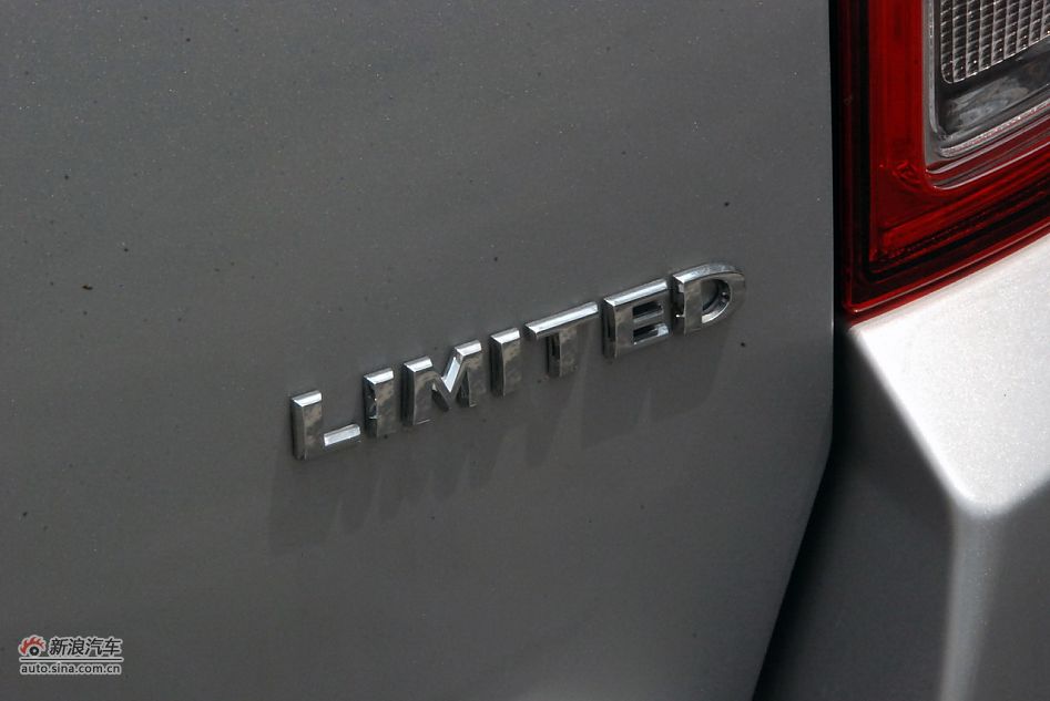 2011款Jeep指南者豪华导航版