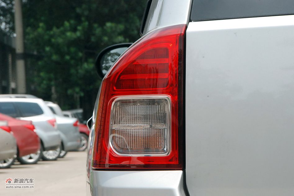 2011款Jeep指南者豪华导航版