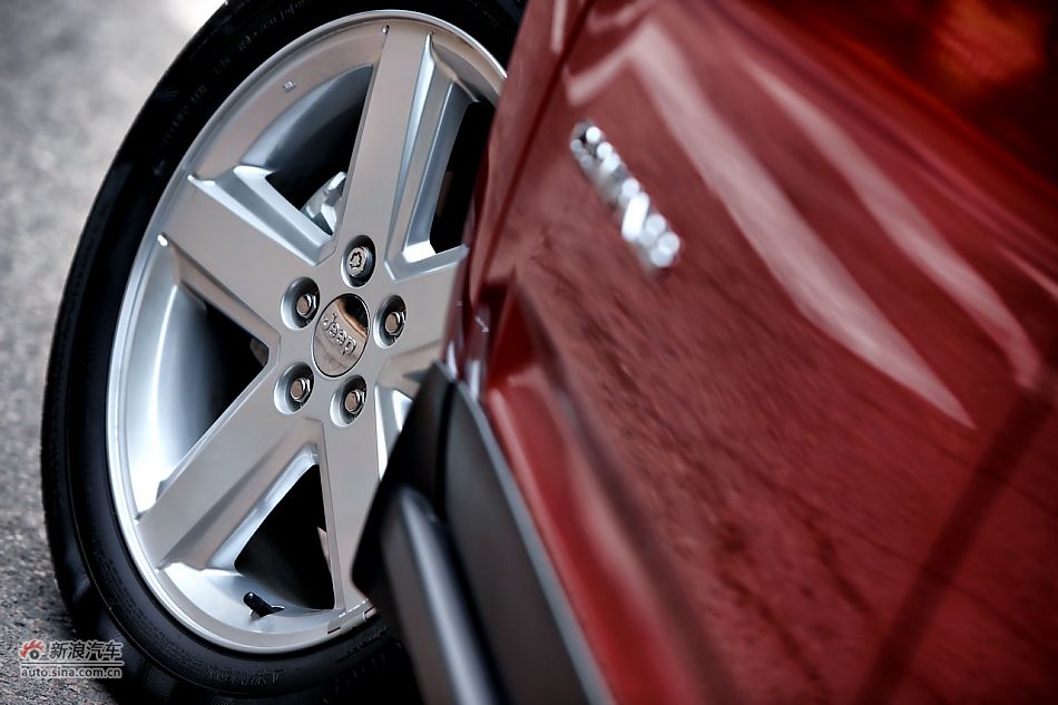 2011款Jeep指南者