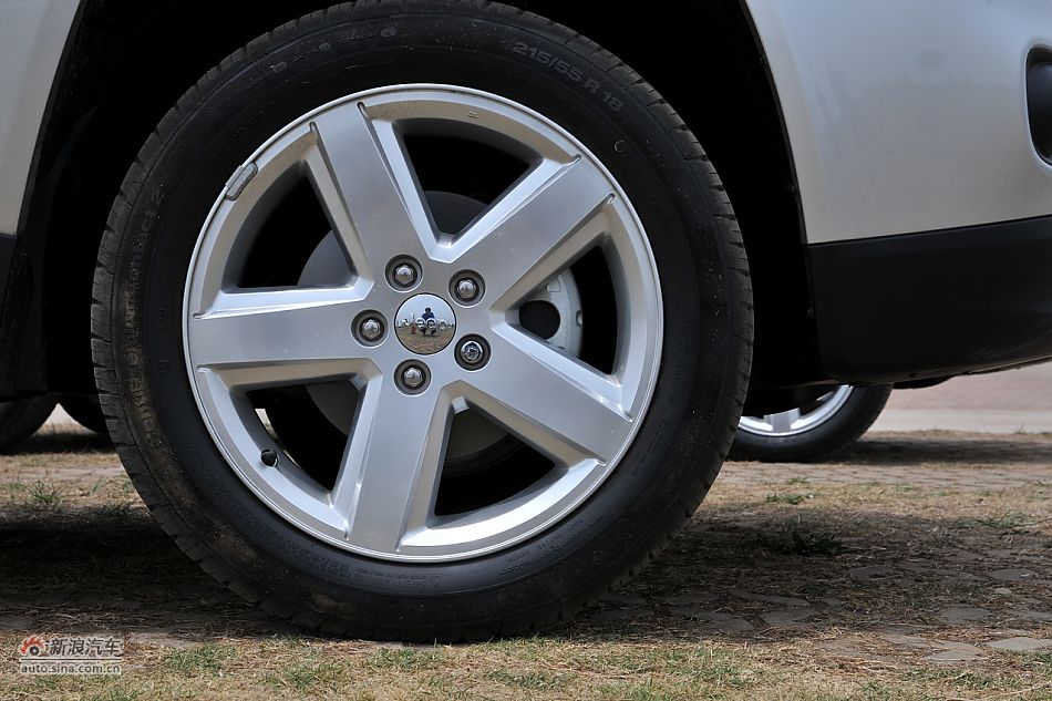 2011款Jeep指南者