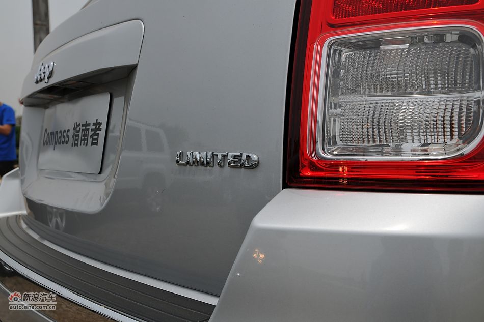 2011款Jeep指南者