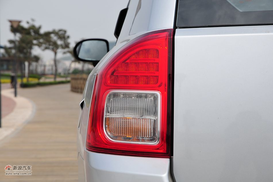 2011款Jeep指南者