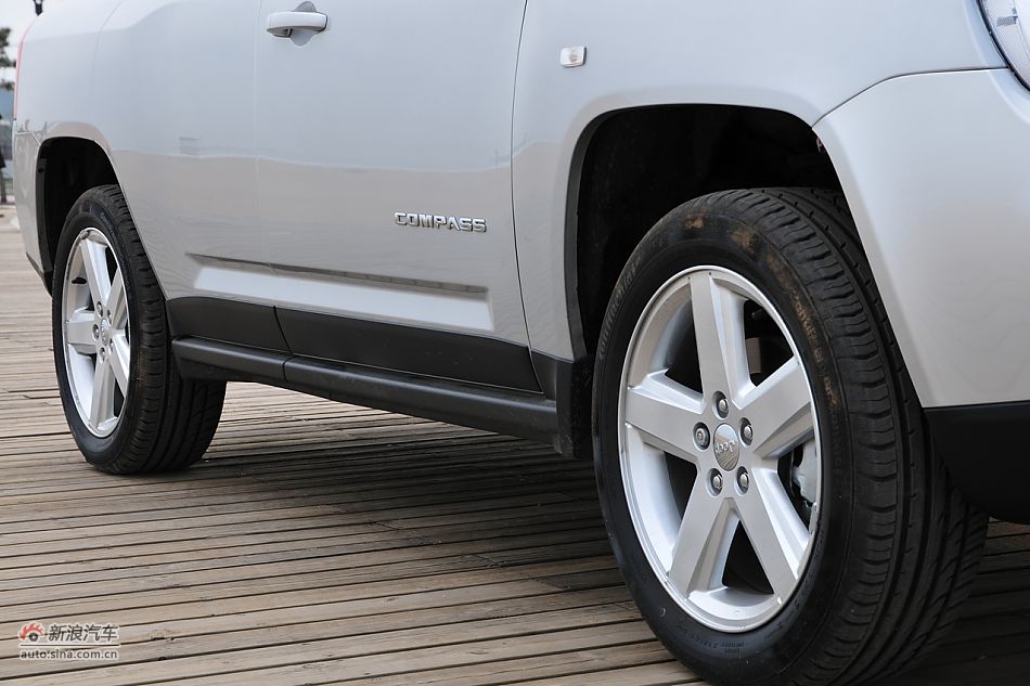 2011款Jeep指南者