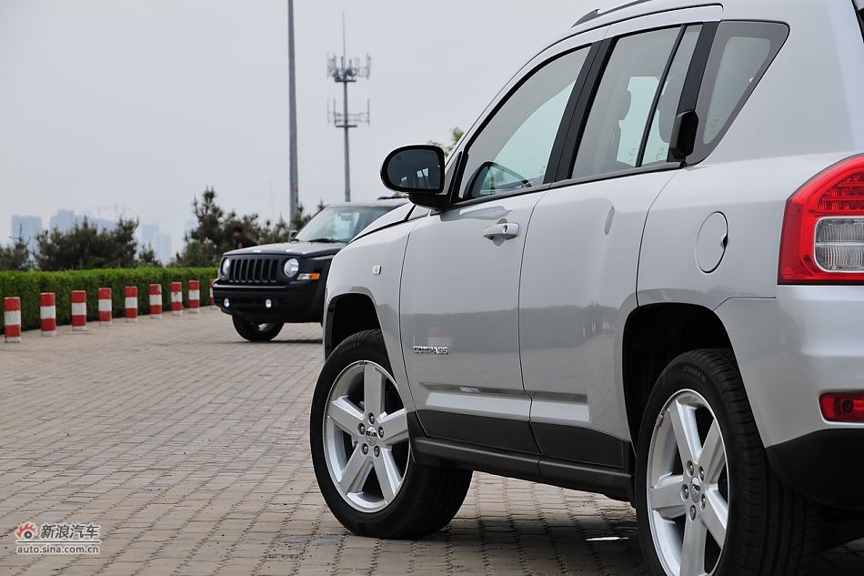 2011款Jeep指南者