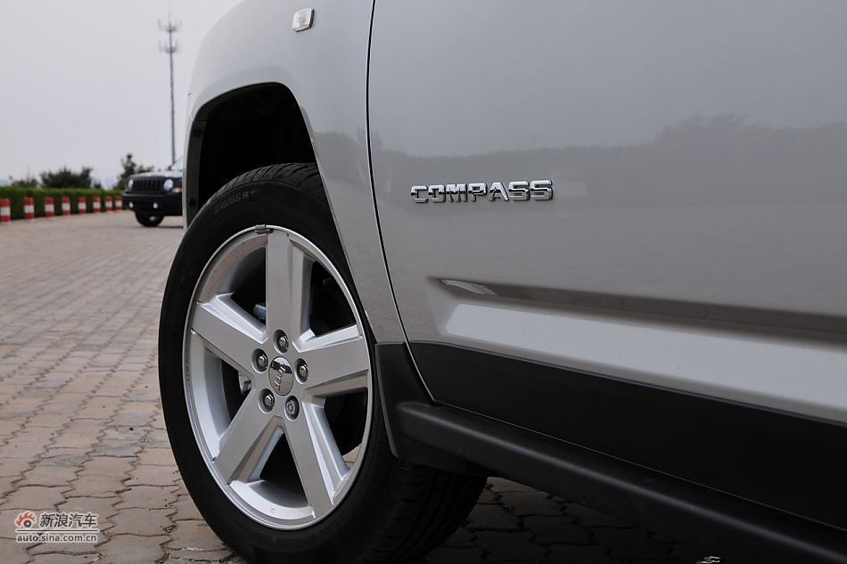 2011款Jeep指南者