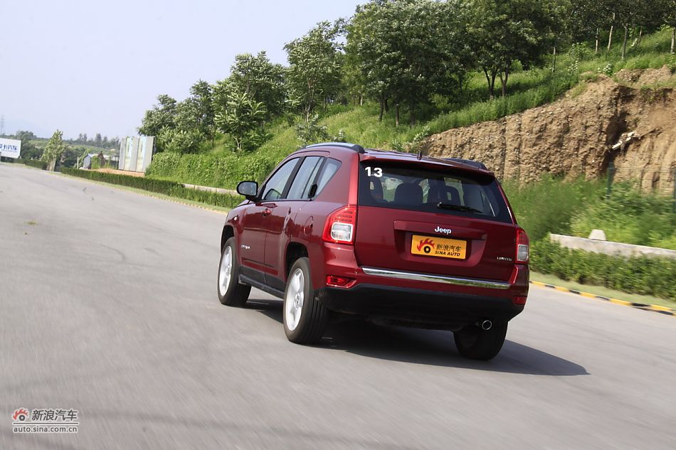 Jeep指南者2.4L CVT豪华版