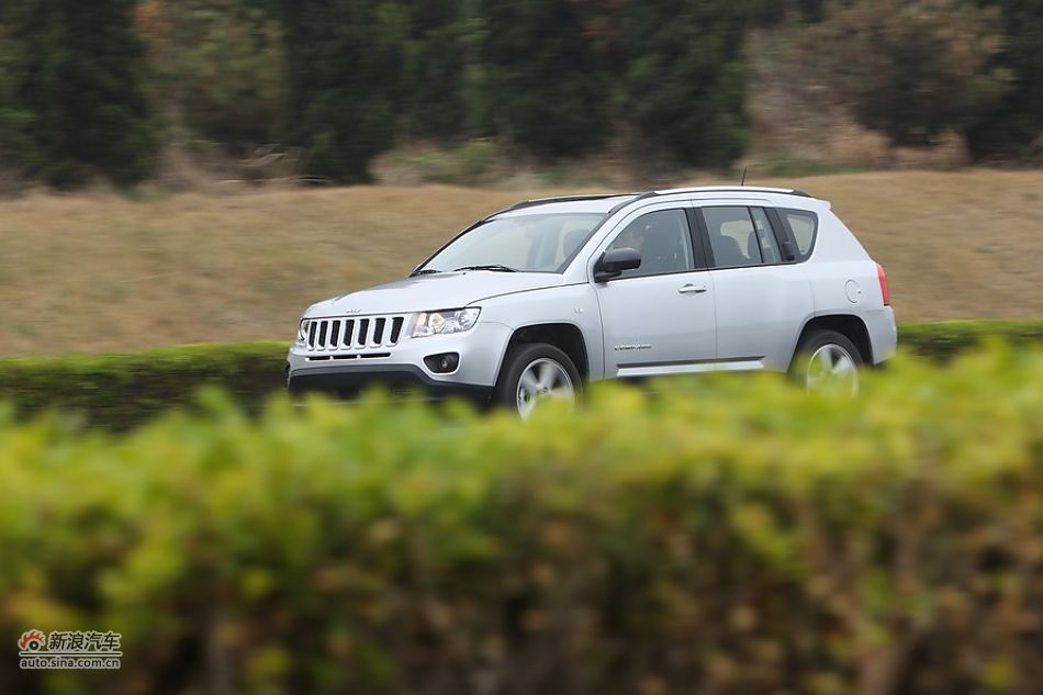 2011款Jeep指南者