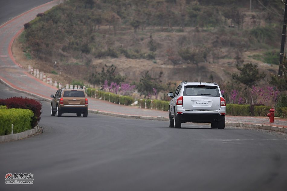 2011款Jeep指南者