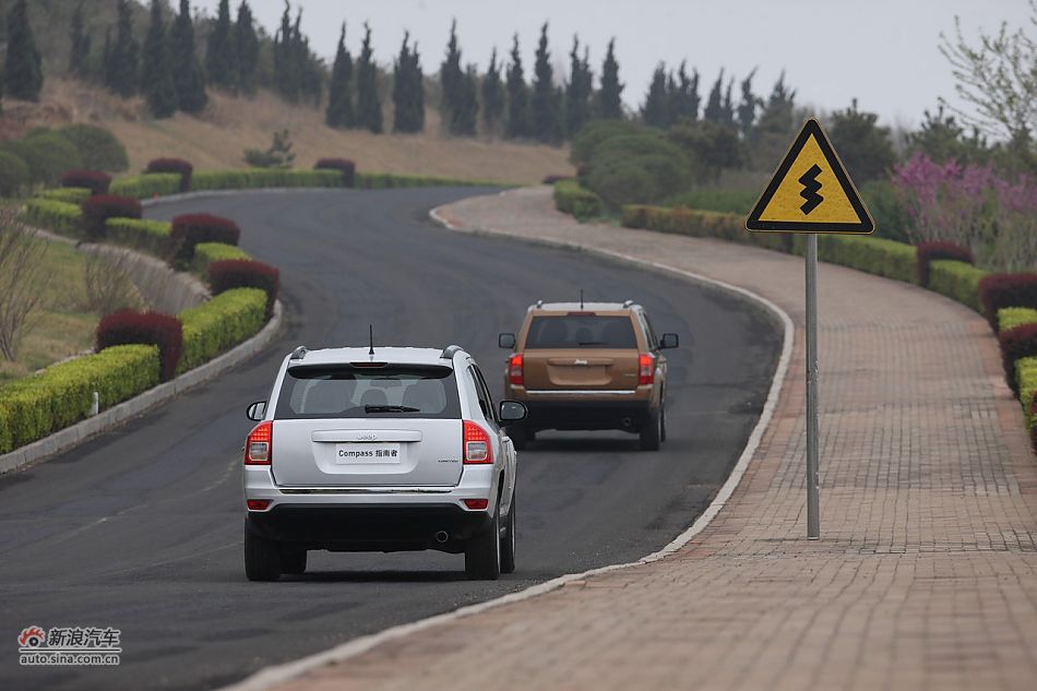 2011款Jeep指南者