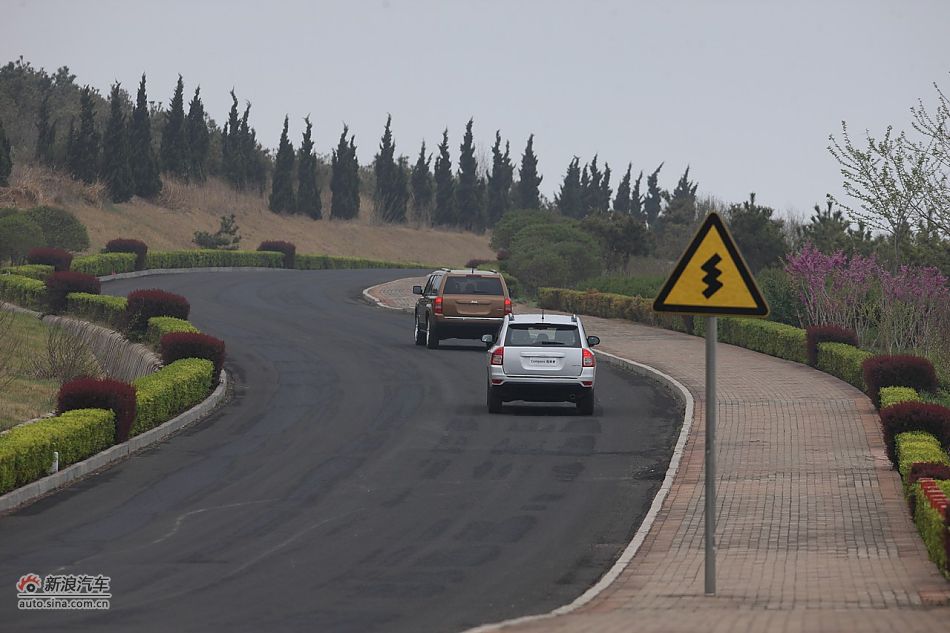 2011款Jeep指南者