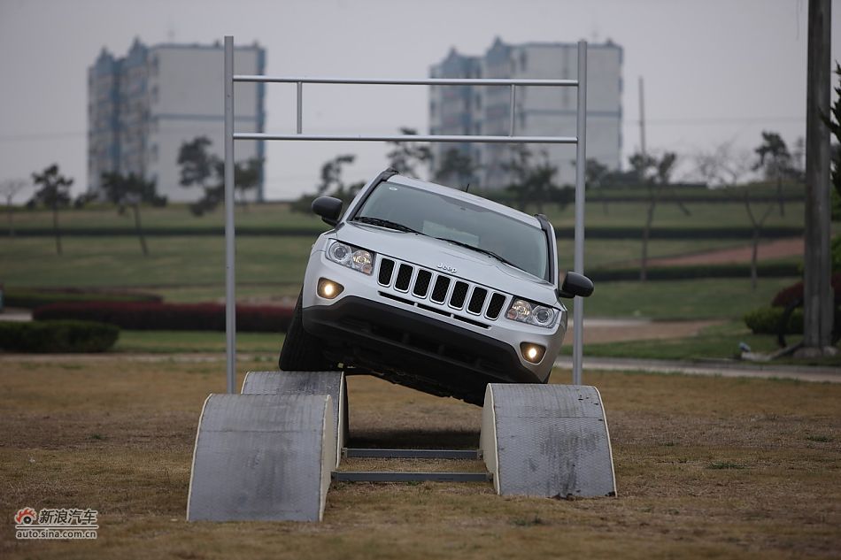 2011款Jeep指南者