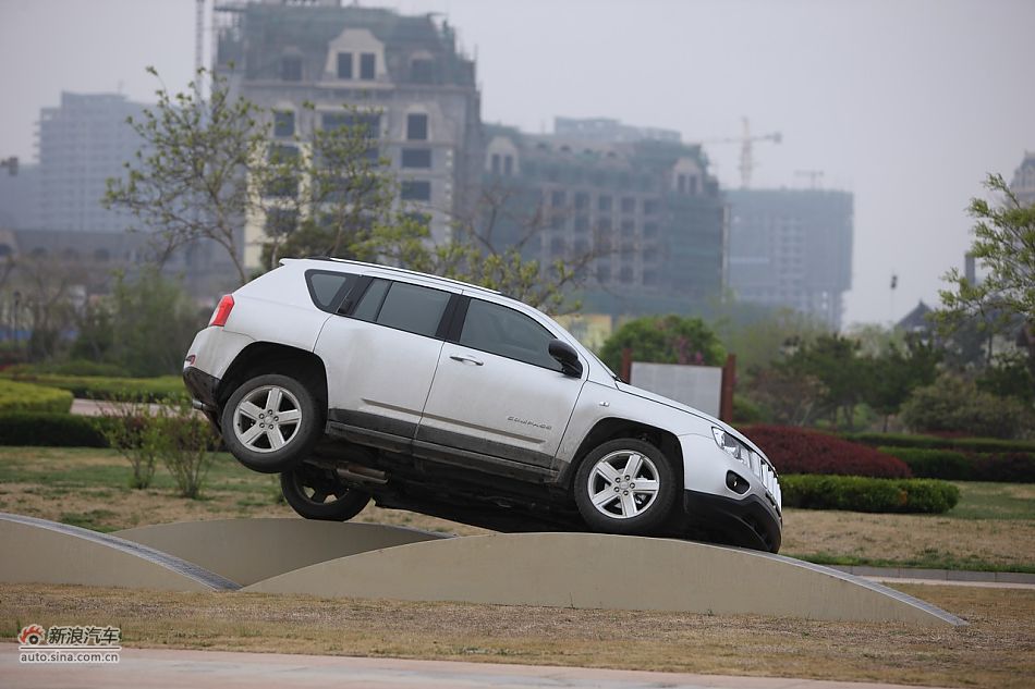 2011款Jeep指南者