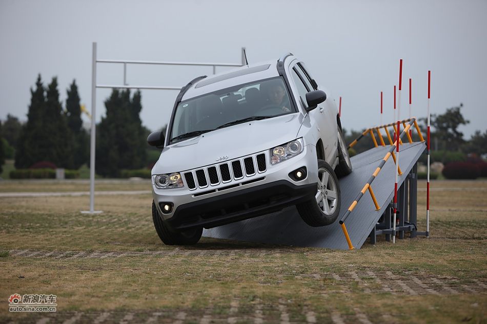 2011款Jeep指南者