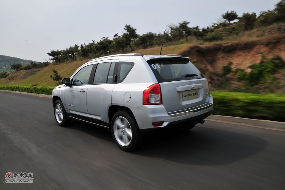 试驾2011款Jeep指南者