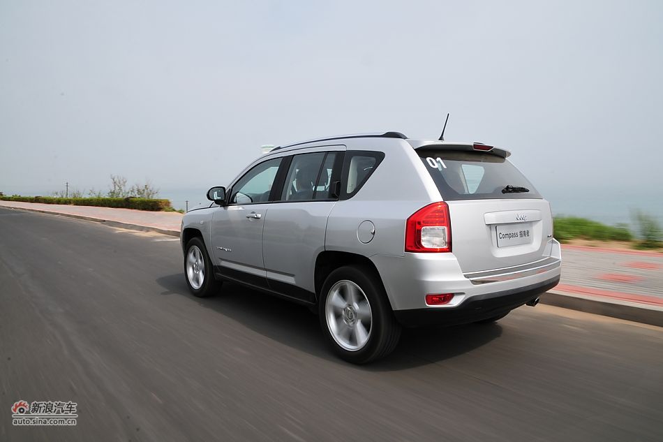 试驾2011款Jeep指南者