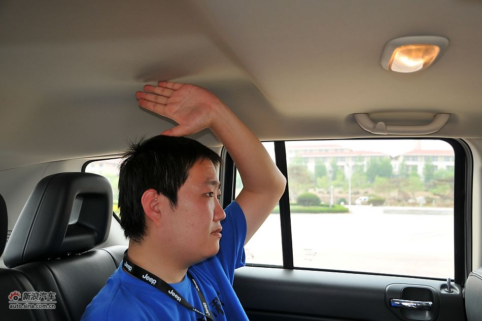 试驾2011款Jeep指南者