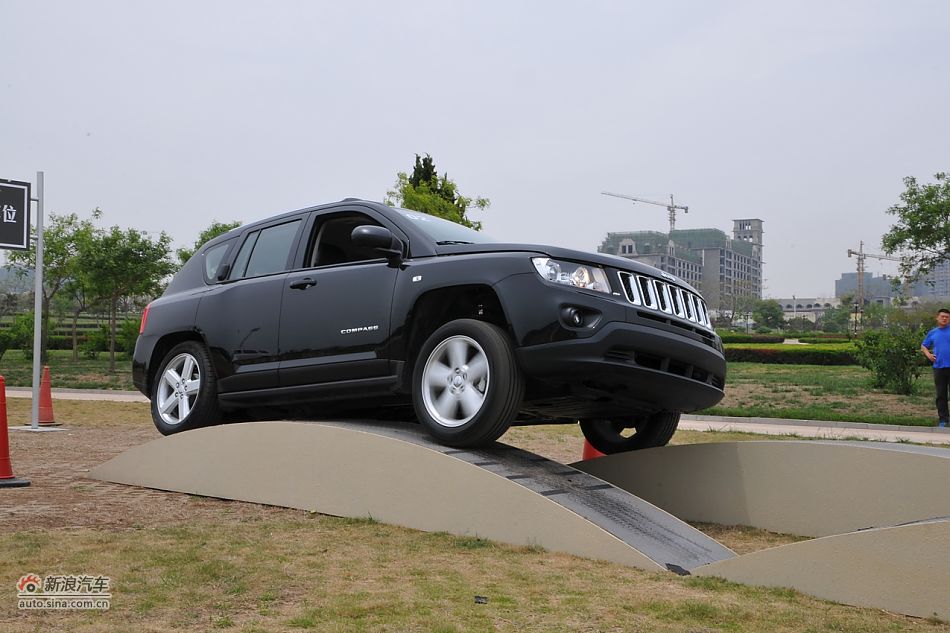 试驾2011款Jeep指南者