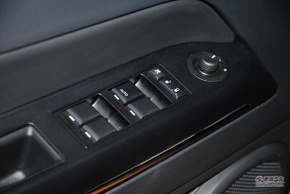 70周年限量版JEEP指南者