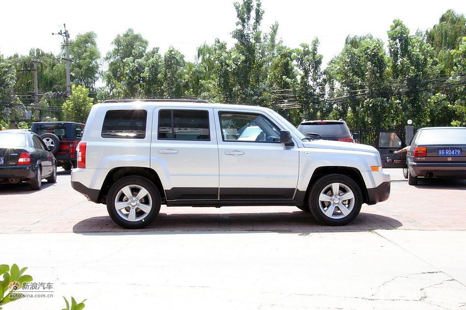 2011款Jeep自由客