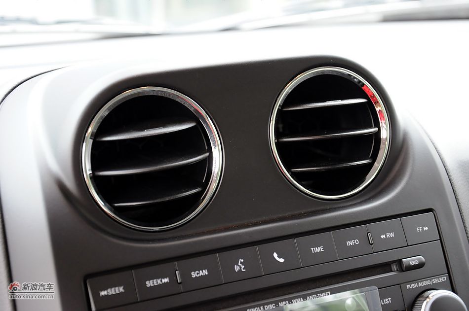 2011款自由客实拍