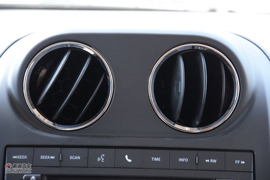 2011款Jeep自由客