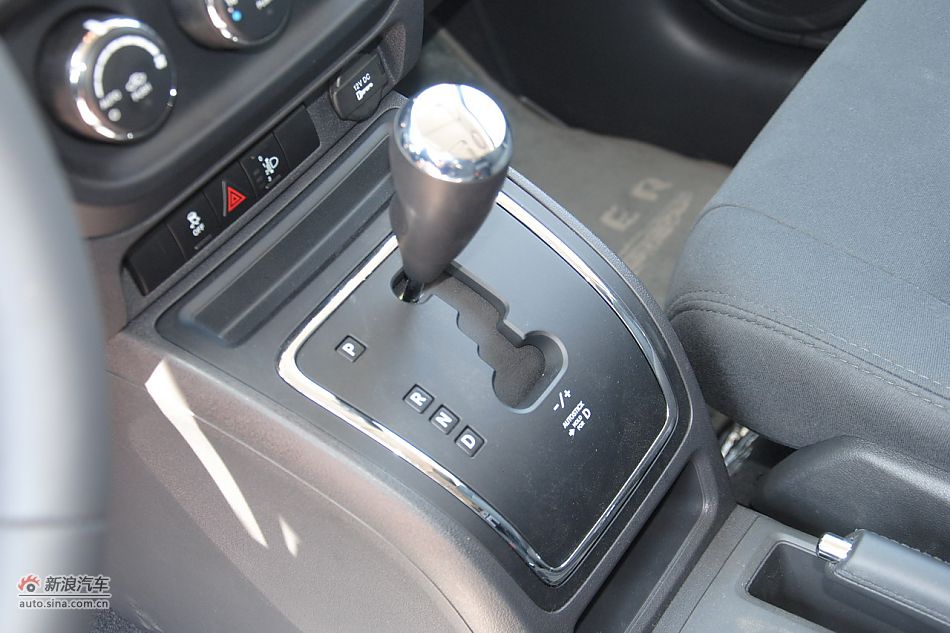 2011款Jeep自由客