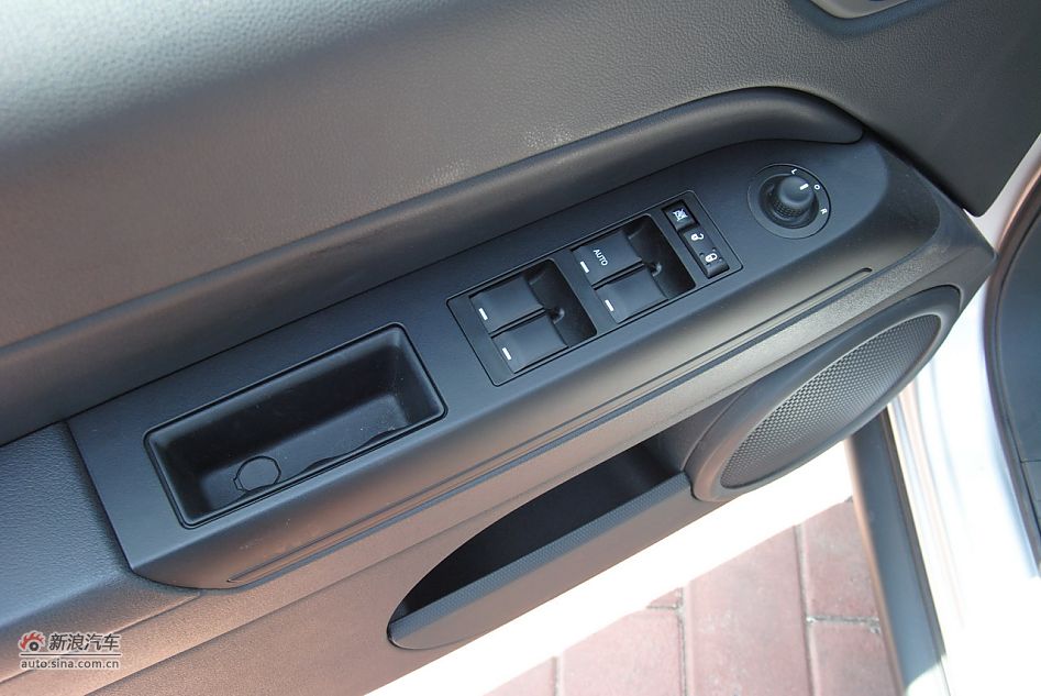 2011款Jeep自由客