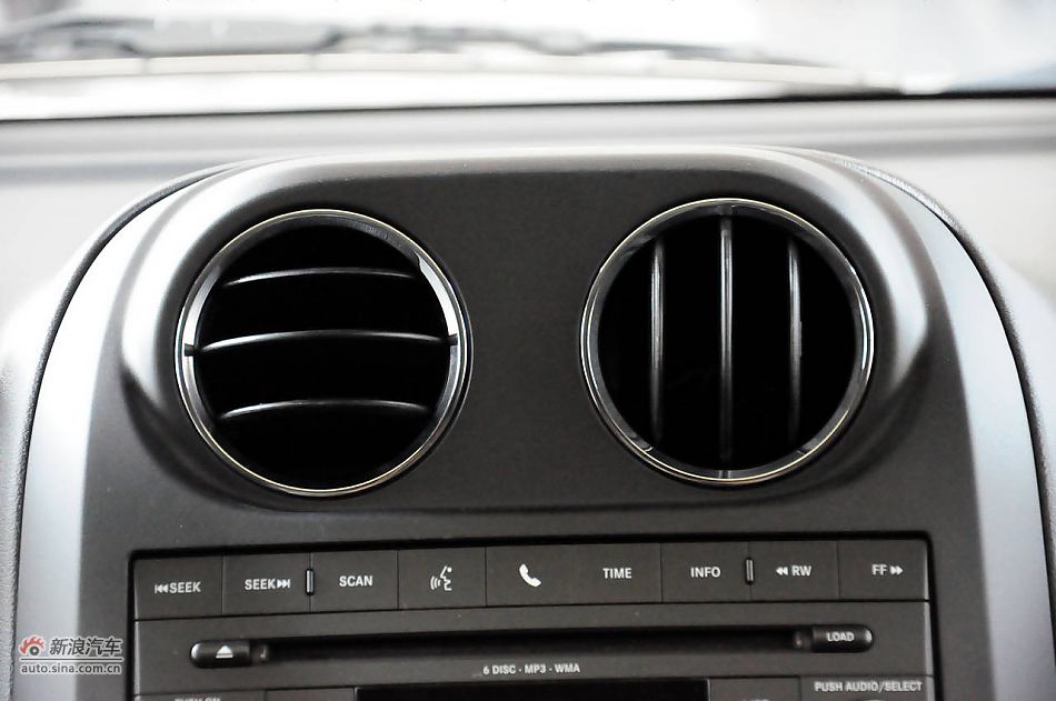 2011款自由客实拍