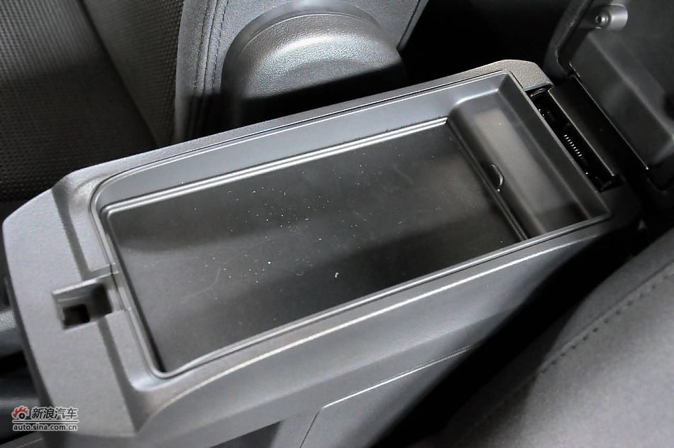 2011款自由客实拍