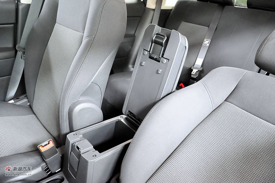 2011款自由客实拍