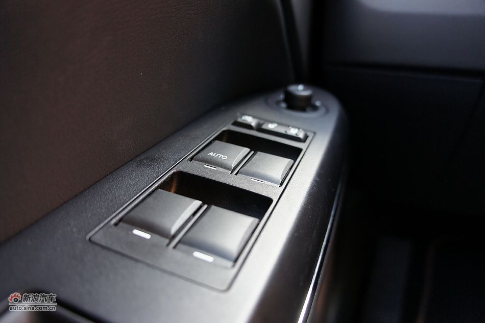 2011款Patriot自由客70周年限量版