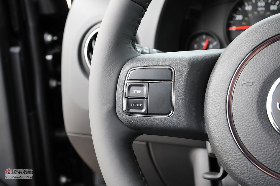 2011款Jeep自由客