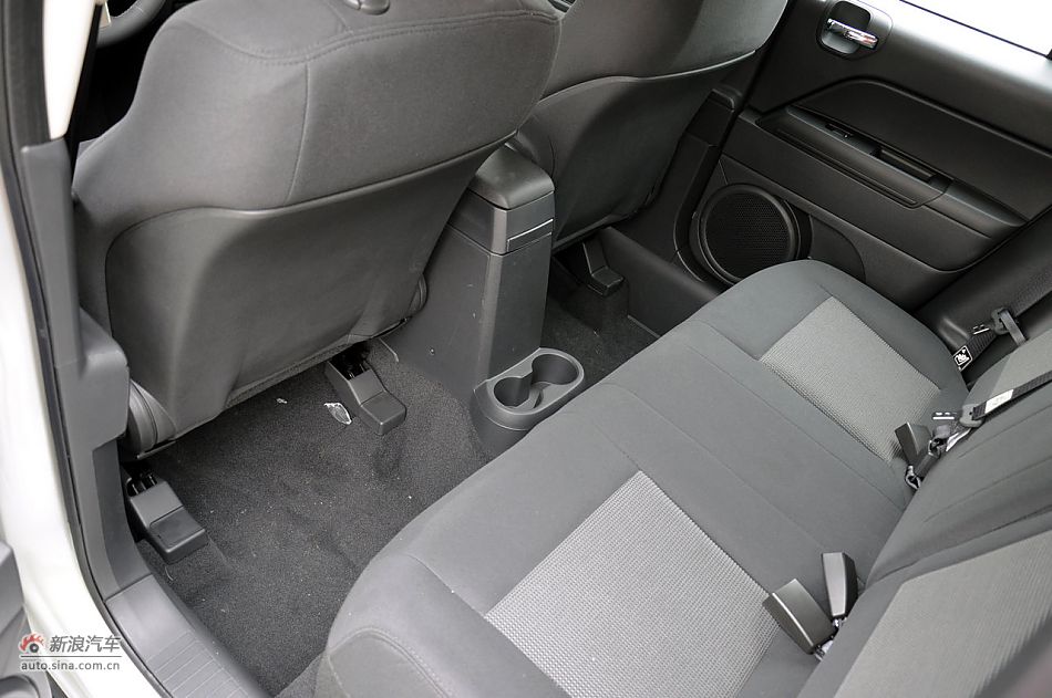 2011款自由客实拍